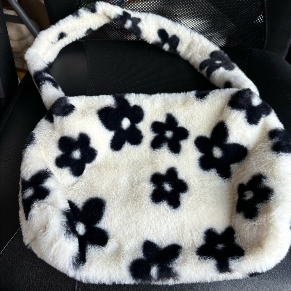 Black and White Fuzzy Daisy Purse
